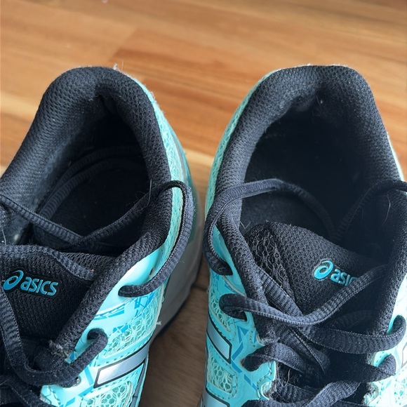 Women’s Asics shoes - Picture 4 of 8
